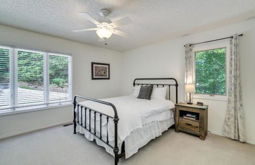 The Bella Vista Lakeside Treehouse Dock and Kayaks! - Photo 23