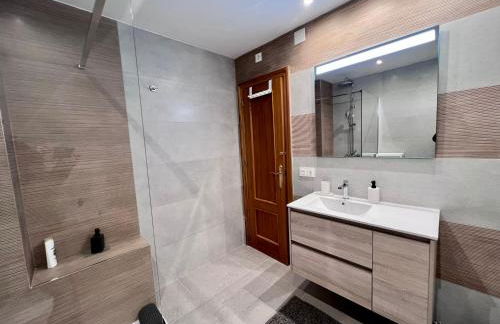 Stunning Sea View - Photo 16