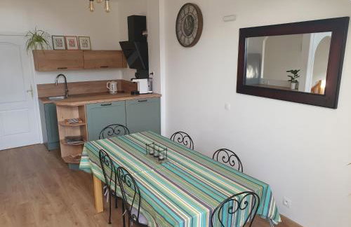 Appart avec terrasse, AirCon & parking clos - Foto 4