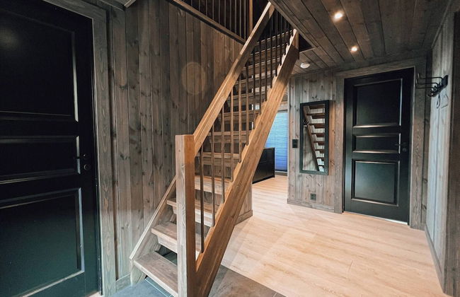 Modern Mountain Cabin - Outdoor Hot Tub - 8 Beds - Photo 41