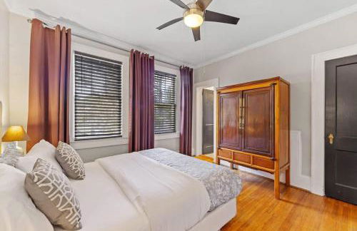 Contemporary 2BR in Myers Park with Screened Porch - Foto 21