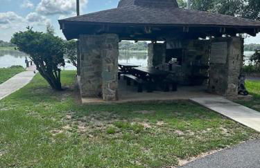 Lake Valrico's Camelot Court with HEATED POOL & access to private lake - Foto 25