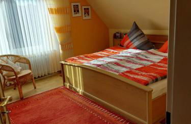 Ferienwohnung Leni erstes OG inkl Balkon Gartenblick kostenfreier Parkplatz stadtnah aber ruhig gelegen - Foto 6