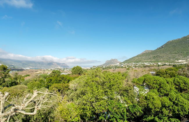 Charming Home With Mountain Views at Rivendell - Photo 38