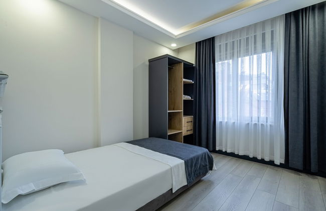 Eluxio Suite Hotel - Photo 14