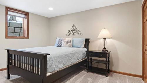 Secluded Stay in a Wonderful Creekside Getaway - Foto 4