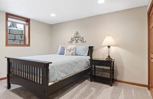 Secluded Stay in a Wonderful Creekside Getaway - Foto 4