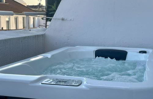 Piso Ático con Terraza y Jacuzzi con vistas a Sol en Madrid Centro - Foto 8