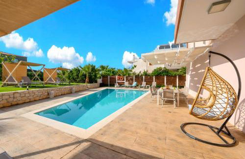 Allas Villa Heated Pool - Photo 15