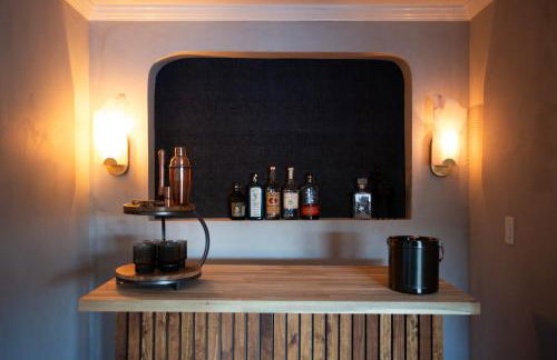 Lakeview Villa with Private Hot Tub, Firepit & Spacious Decks with Breathtaking Cliff Views - Foto 40