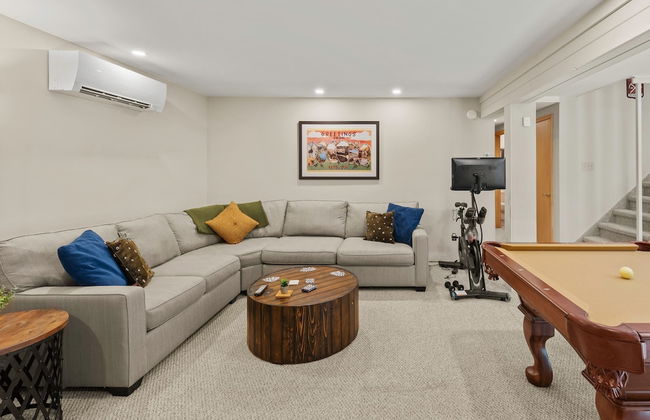 Waterside Haven by Avantstay Lakefront Hot Tub Game Room Fire Pit - Photo 15