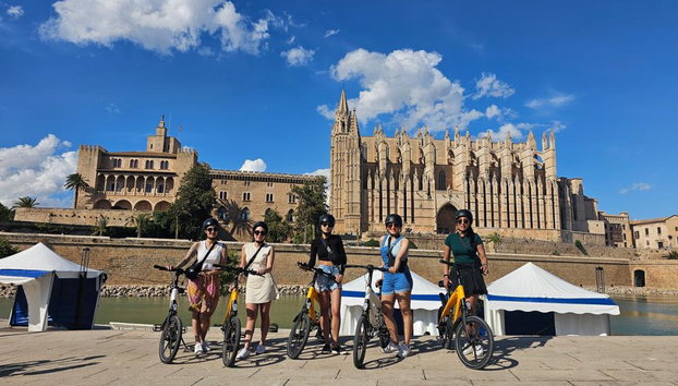 Explore Palma de Mallorca com um Tour de E-Bike - 2 horas de sightseeing - Foto 4
