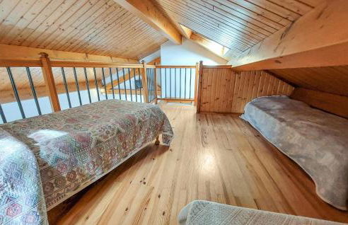 Stunning Apartment In Usson-En-Forez - Foto 9