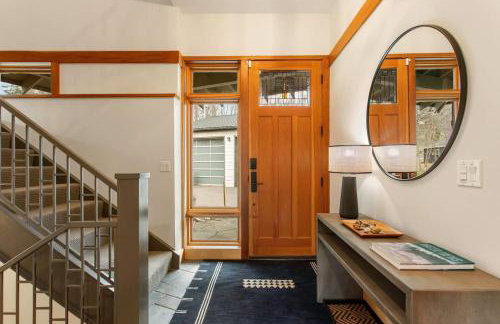 Beautiful Lakescape-4 BR Home with Heated Pool & Rec Space-Family Friendly - Foto 16