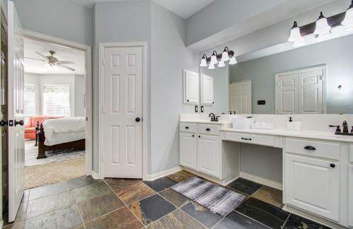 Luxury Pool Home Near Sugar Land Town Center - Photo 36