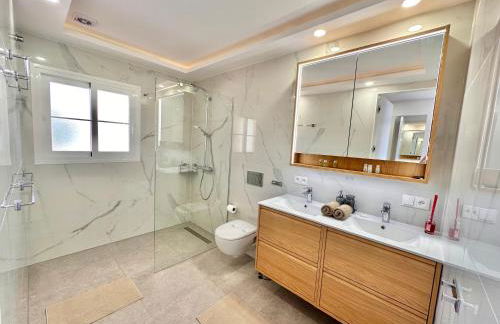 Sunset Apartment 6 - Photo 21