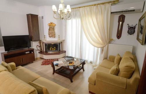 Luxury Dafnis House - Photo 14