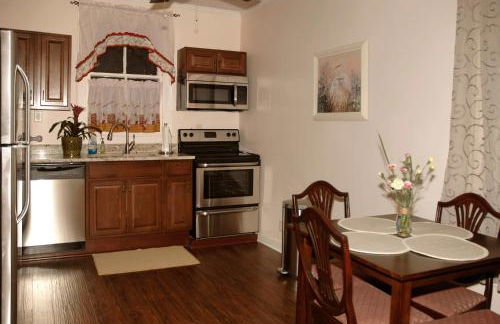 Historic Luxury Two Bedroom Apartment - Photo 5