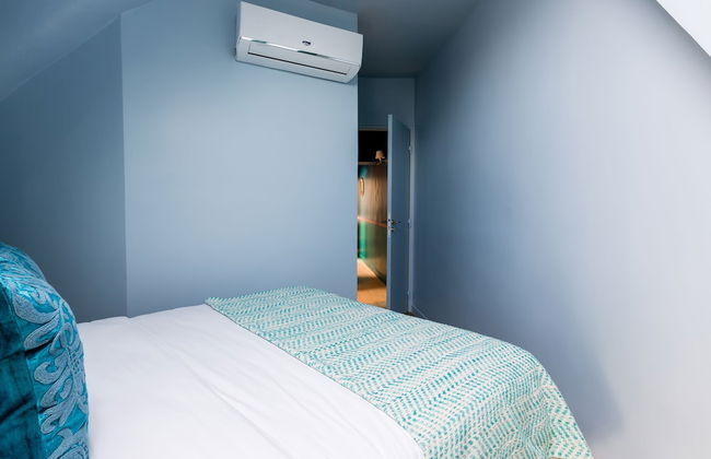 Luxury 2 Bedroom Duplex - Beautiful Monument View - Photo 8