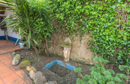 Large, converted farmhouse with pool - Foto 3