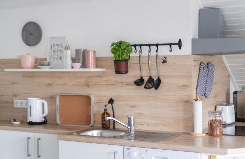 fuldaliebe - Helle Ferienwohnung mit Küche, Parkplatz, WLAN, Self Check-in - Foto 16