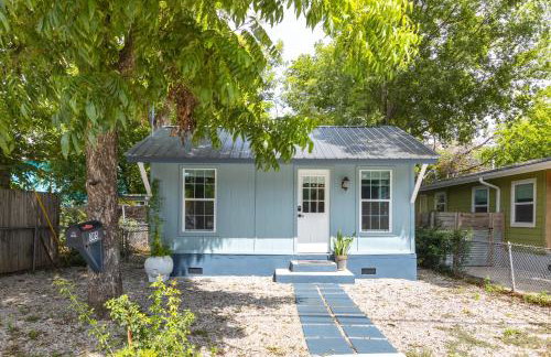 Side-by-Side Houses in Downtown Walk to Lake, Activities & Dining - Foto 4