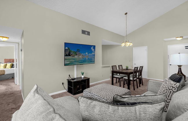 Upstay - Family Condo at Ventura Golf Country Club - Photo 9