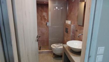 Beachfront apartment at Neorio Beach - Foto 4, Shower