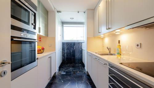 Modern Flat with Workspace in Foz by HostWise - Foto 4, stove, dishwasher, pet friendly