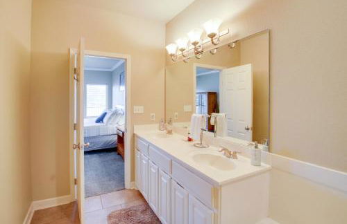 Pool and Lake Hamilton Access Hot Springs Condo! - Foto 18