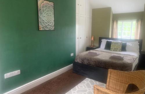 Mid-Wales Farmhouse, swimming pool, tranquil countryside views, sleeps 14 - Foto 41