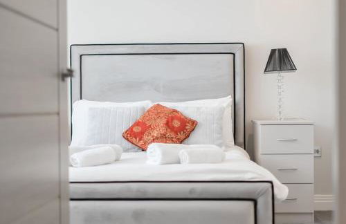 Large Comfortable & Private Home in Fetcham - Pass the Keys - Foto 24