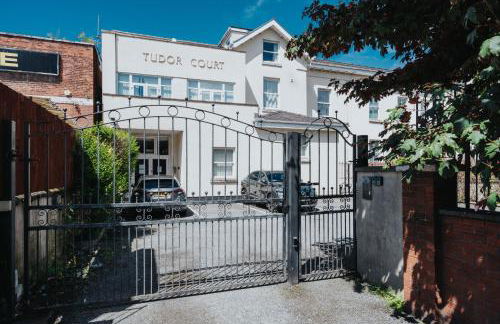 Huge Apartment - 8 Beds - Free Parking - Long Stays! - Foto 2