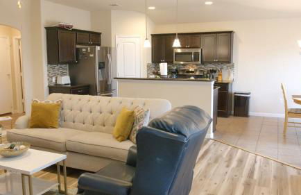 Stylish 3 Bedroom retreat near Downtown and Outlet - Foto 2