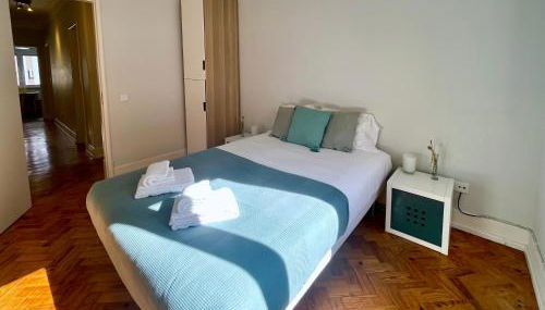 Central Retreat by the River, by TimeCooler - Foto 3