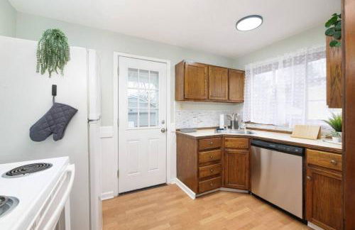 Cozy & Convenient Getaway 3BD 2BA Dog Friendly - Foto 47