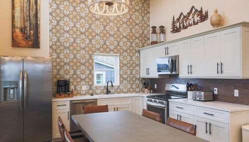 Valley View Resort Cabin #5, 2-Bed, Modern-Luxury with Hot Tub in Canaan Valley, WV - Foto 5