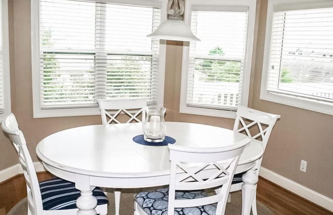 Coastal Escape w Pool Pool Table Walk to Beach - Foto 28