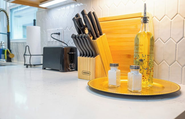 Spacious Delightful 4 BR/ 3 BA Close to Downtown - Foto 14