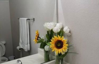 A - Fully remodeled and professionally decorated - Foto 11