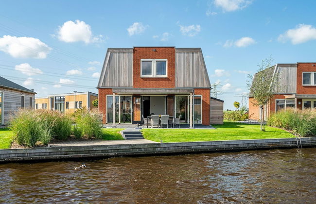 Holiday Home With Private Jetty on Water - Foto 27