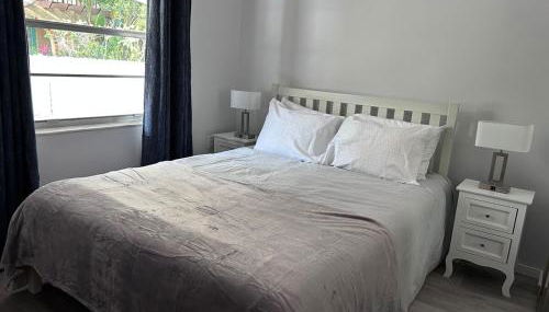 Two Story Pool home - walk to beach - Foto 2