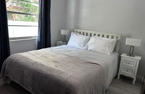 Two Story Pool home - walk to beach - Foto 2