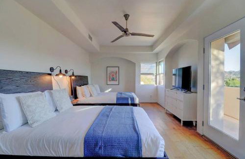 Epic 6BR with Pool, Spa and Fire Pit - Walk to Trails - Foto 22