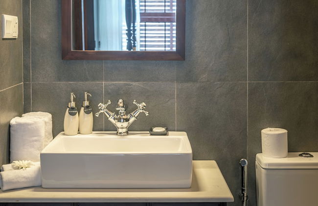 Writer's Lodge By Ishq - Photo 40