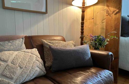 Cornwall Woodland Shepherd's Hut with Hot Tub - Deirdres Hut - Foto 52