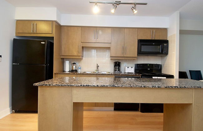 WhiteHall Suites- Yorkville - Photo 16