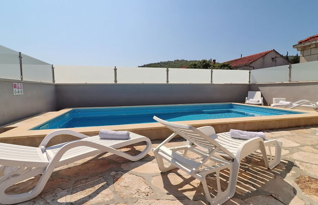 Villa Ivana - Three-bedroom Villa With Private Pool - Photo 26