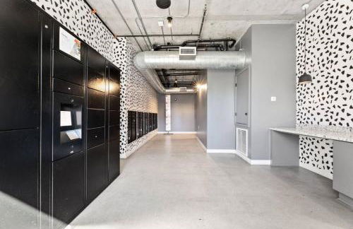 Chic Studio, Walk to Downtown With Skyline Views - Foto 14