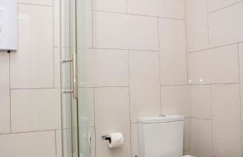 Apt 1, Trafalgar Square 1st Floor by Indigo Flats - Photo 9